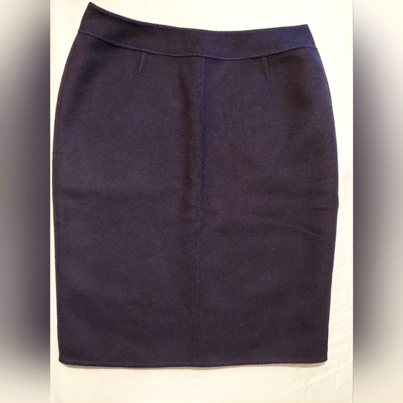 Anne Klein size 10, black wool/angora skirt. 22 inches long. - Picture 1 of 4